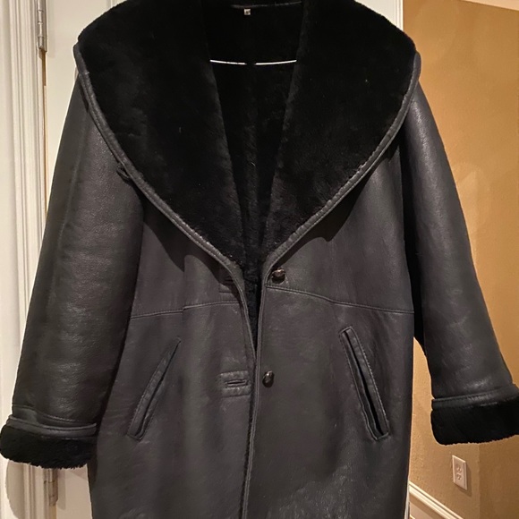 VINTAGE CALAFATE SHEEPSKIN SHERPA COAT! - Picture 5 of 7